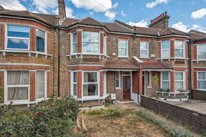 1 Bedroom Flat For Sale In Barmeston Road, Catford, London, SE6