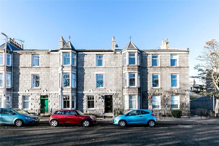 2 Bedroom Flat To Rent In Whitehall Place, Aberdeen, AB25