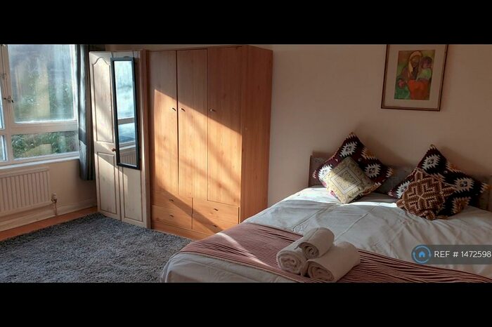 4 Bedroom Terraced House To Rent In Stoughton Close, London, SE11