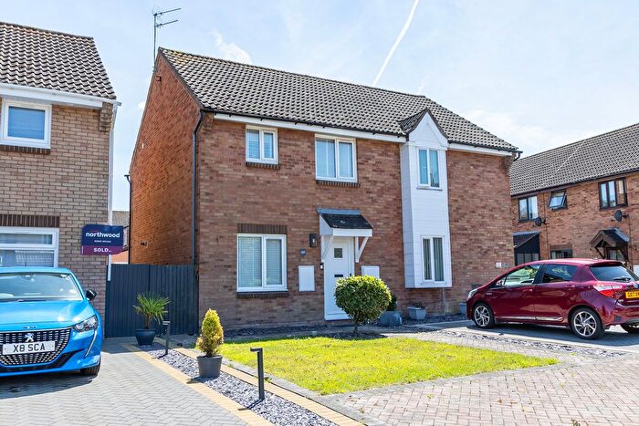 3 Bedroom Semi-Detached House To Rent In Althorp Drive, Penarth, CF64