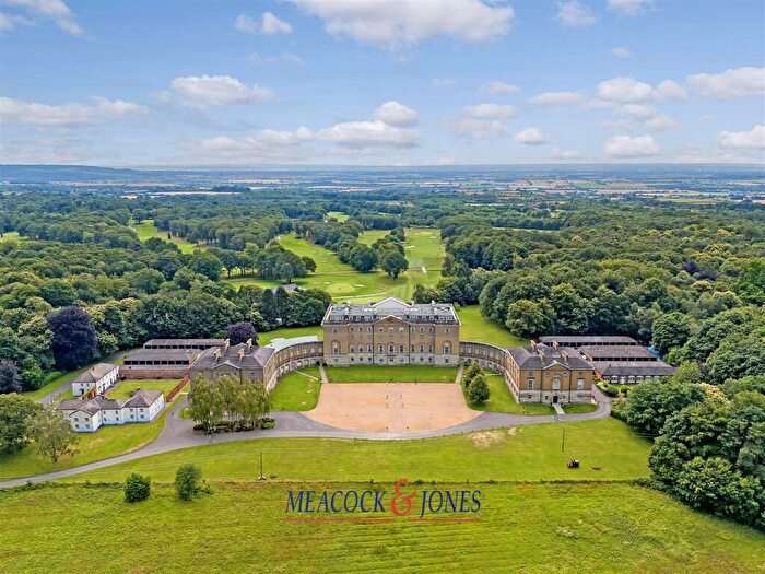 3 Bedroom Penthouse For Sale In Thorndon Park, Ingrave, Brentwood, CM13