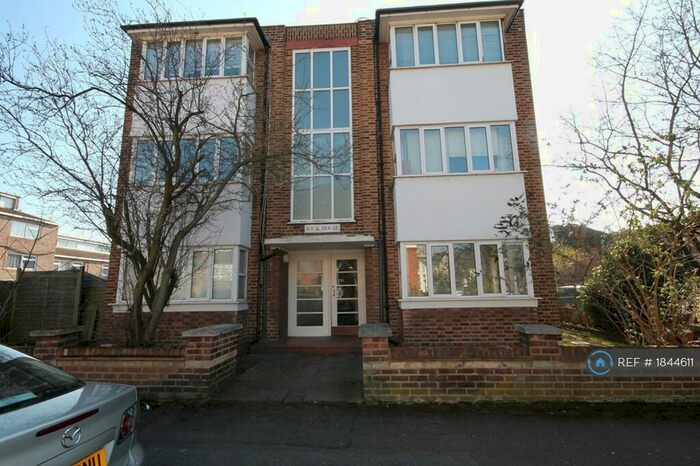 1 Bedroom Flat To Rent In Wick House, Hampton Wick, Kingston Upon Thames, KT1