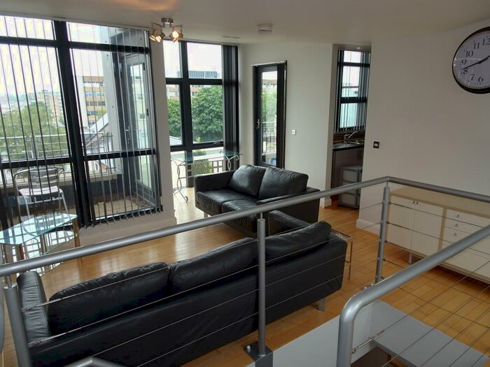 3 Bedroom Duplex To Rent In Rickman Drive, Birmingham, B15