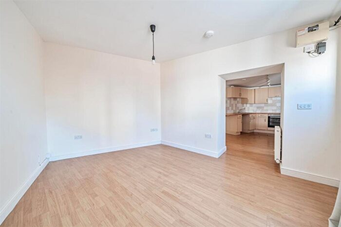 1 Bedroom Apartment For Sale In Globe Court, Dowell Street, Honiton, EX14