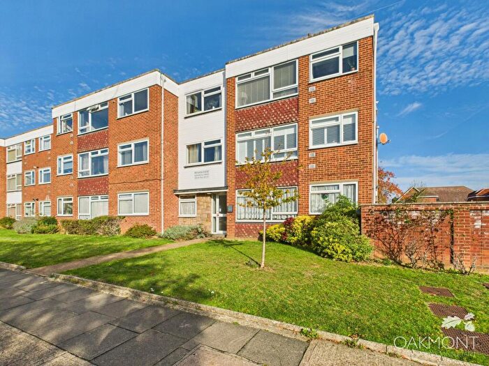 2 Bedroom Apartment For Sale In Petands Court, Randall Drive, Hornchurch, RM12