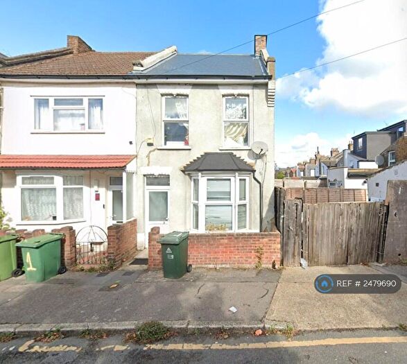 3 Bedroom Terraced House To Rent In Alfred Road, London, E15