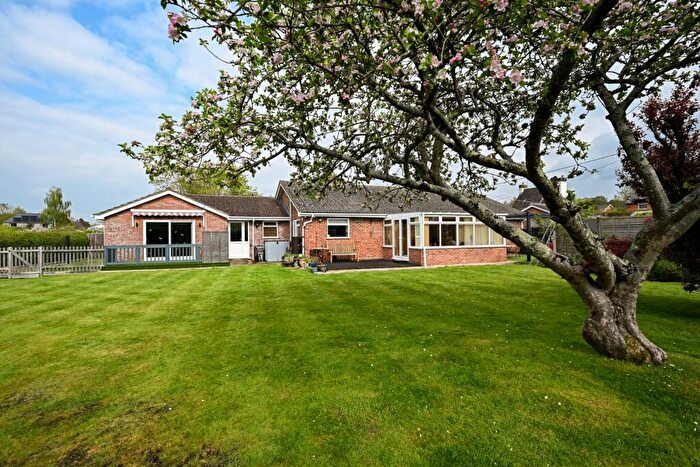 4 Bedroom Bungalow For Sale In Station Road, Alderholt, Fordingbridge, SP6