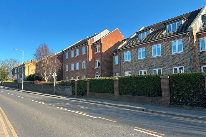 1 Bedroom Flat For Sale In Beechwood Avenue, Deal, CT14