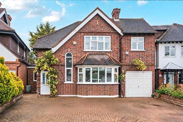 4 Bedroom Detached House For Sale In Avondale Avenue, Hinchley Wood, KT10