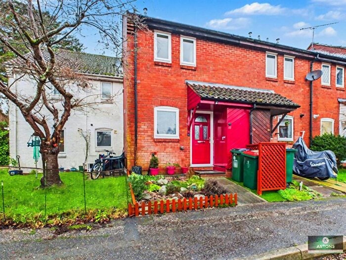 2 Bedroom Terraced House For Sale In Oakapple Close, Broadfield, RH11