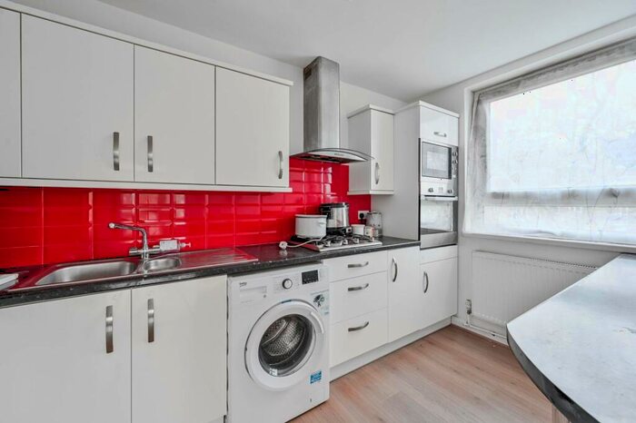 3 Bedroom Flat To Rent In Bow, Bow, London, E3