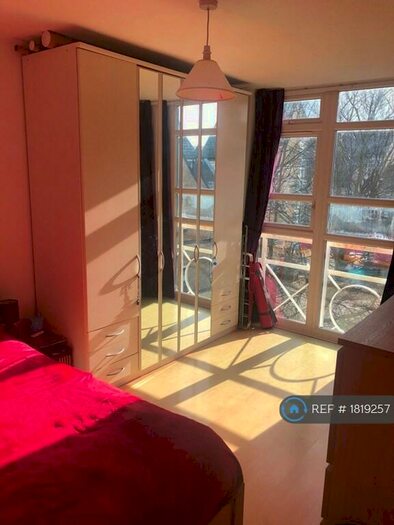 1 Bedroom Flat To Rent In Grantham Court, London, SE16