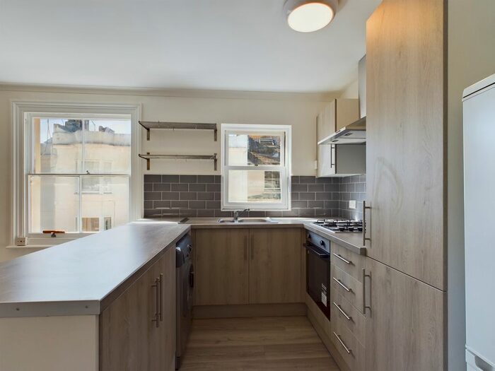 2 Bedroom Flat To Rent In Lansdowne Street, Hove, BN3
