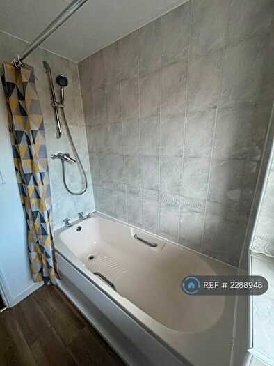 2 Bedroom End Of Terrace House To Rent In Howard Close, Loughton, IG10