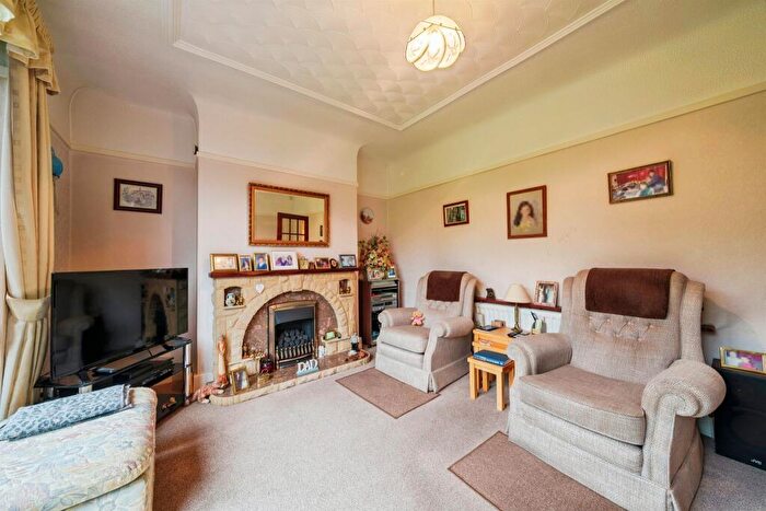 3 Bedroom Semi Detached House For Sale In Fieldway, Wallasey, CH45