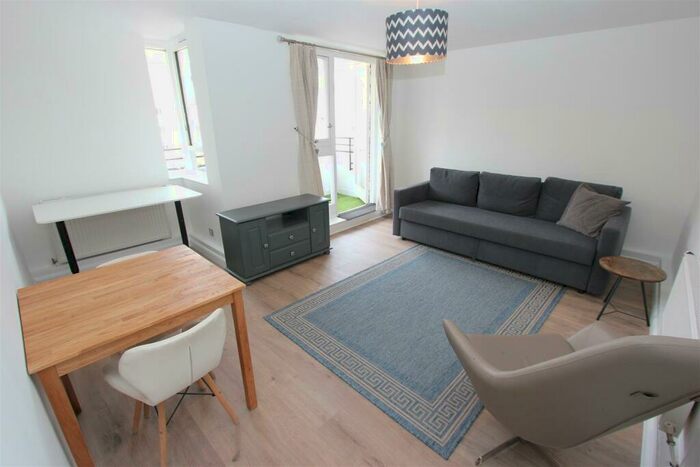1 Bedroom Apartment To Rent In St. Anthony's Close, St Katharine's Docks, London, E1W