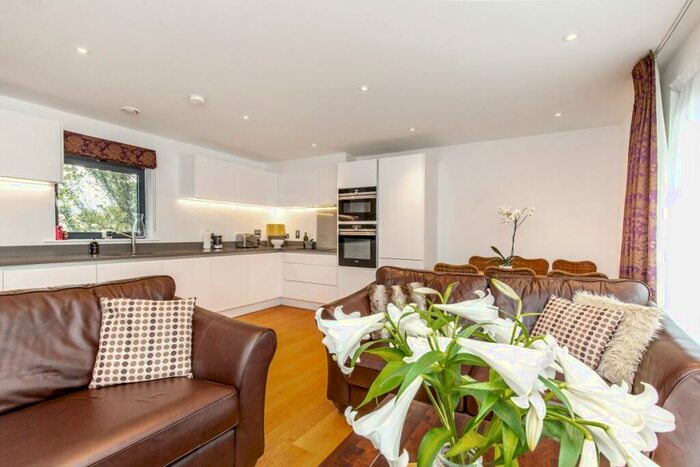 2 Bedroom Apartment To Rent In Montefiore Road Hove, BN3