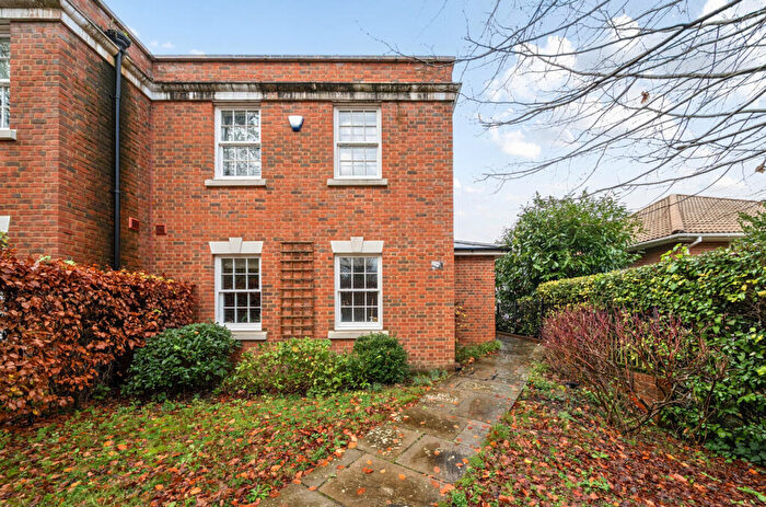 3 Bedroom End Of Terrace House For Sale In Elizabeth Place, Winchester, Hampshire, SO22