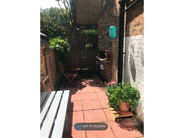 1 Bedroom Flat To Rent In Harwood Road, London, SW6