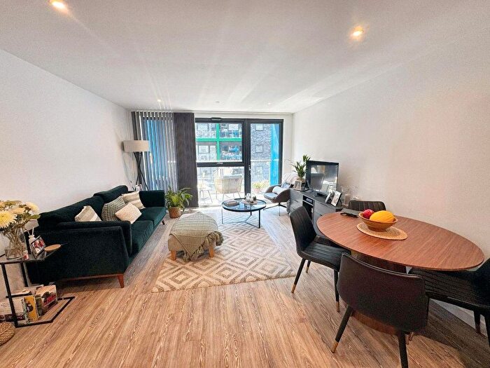 2 Bedroom Flat For Sale In Goodwin Building, Potato Wharf, M3