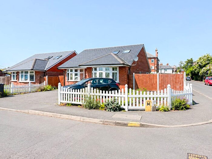 4 Bedroom Detached Bungalow For Sale In Alamein Road, Burnham-On-Crouch, CM0