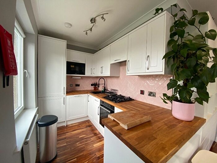 3 Bedroom Flat To Rent In Crewe Crescent, Pilton, Edinburgh, EH5