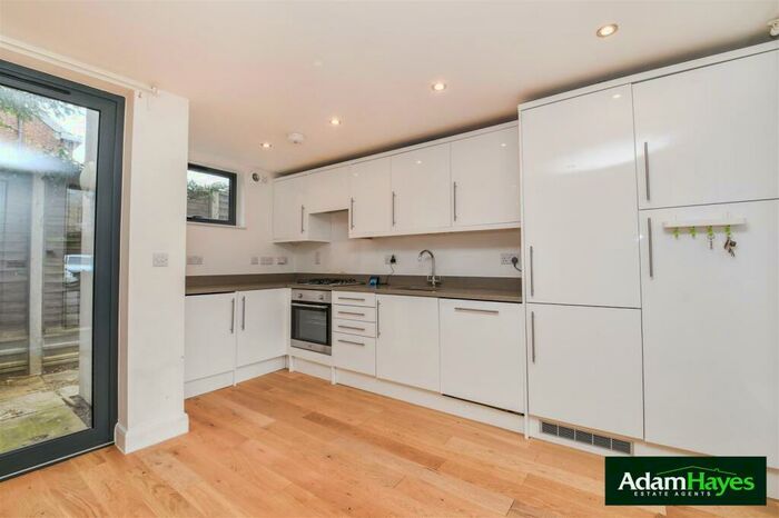 3 Bedroom Semi-Detached House To Rent In Viceroy Close, East Finchley, N2
