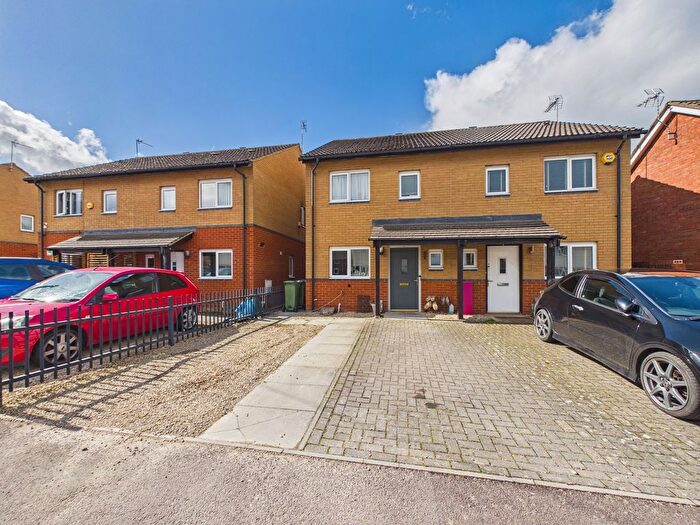 3 Bedroom Semi Detached House For Sale In Laxton Road, Cheltenham, GL51