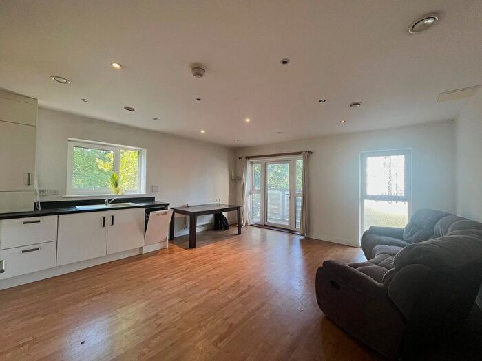 2 Bedroom Flat To Rent In Passingham House, Ferraro Close, Hounslow, TW5