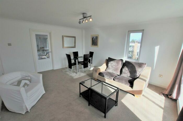 2 Bedroom Apartment To Rent In Dene Court, Jesmond Park East, Newcastle Upon Tyne, NE7