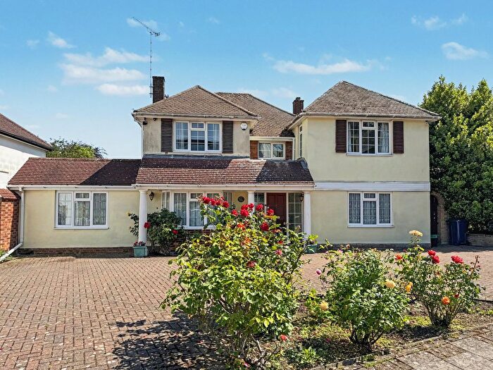 4 Bedroom Detached House For Sale In Poyntell Crescent, Chislehurst, BR7