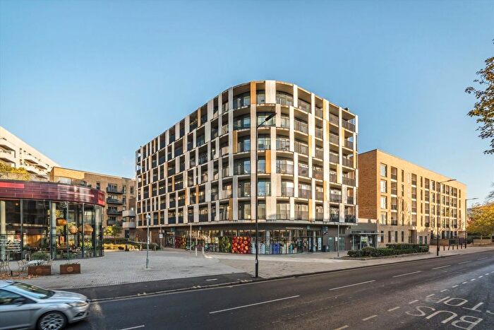 1 Bedroom Flat To Rent In Atkins Square, Hackney Central, E8