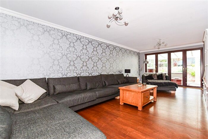 3 Bedroom Detached Bungalow For Sale In Annie Road, Snodland, Kent, ME6