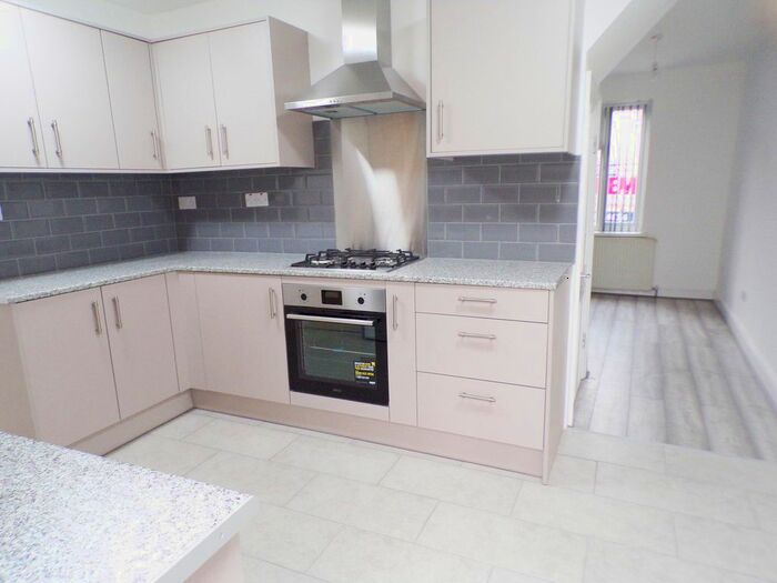 2 Bedroom Terraced House To Rent In Plaistow, London, E13