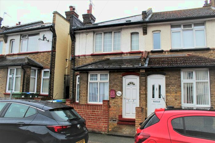 2 Bedroom Semi-Detached House To Rent In Hazel Road, Erith, Kent, DA8
