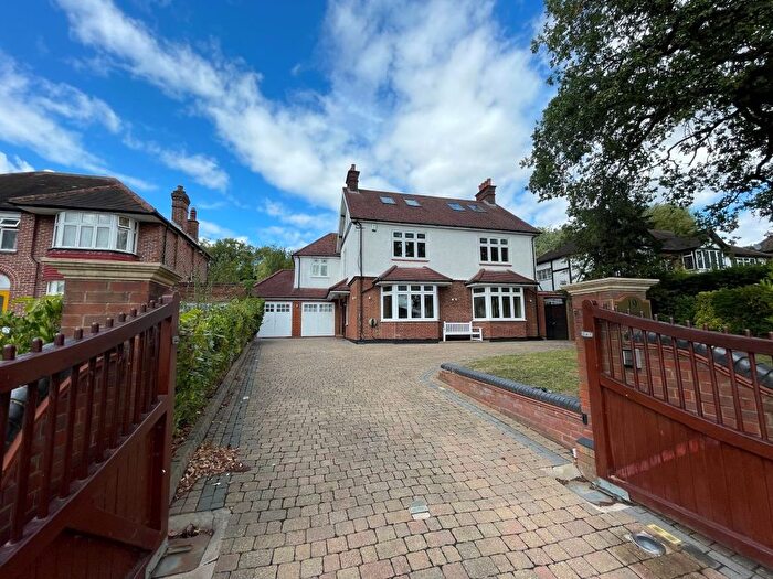 7 Bedroom Detached House For Sale In Elms Road, Harrow Weald, Middlesex, HA3