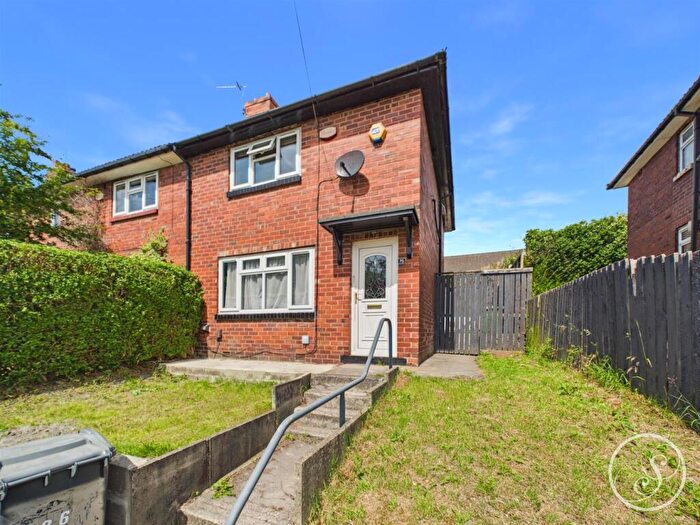 2 Bedroom Terraced House For Sale In Wykebeck Road, Leeds, LS9