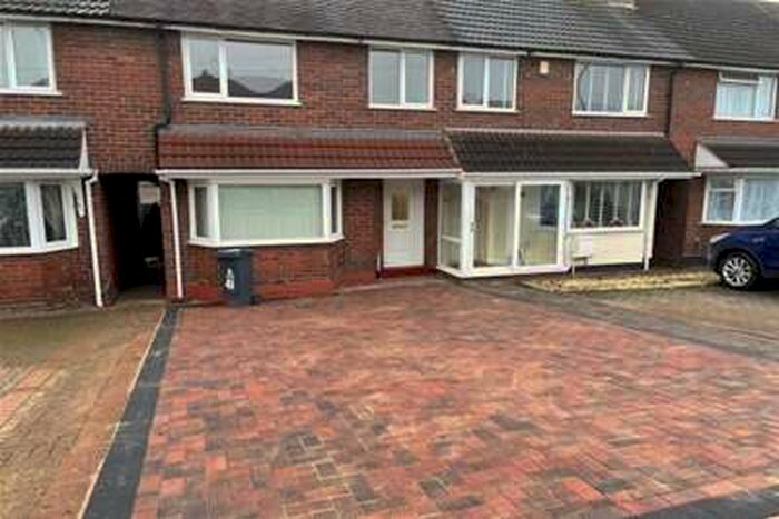 3 Bedroom House To Rent In Chantrey Crescent, Birmingham. B43