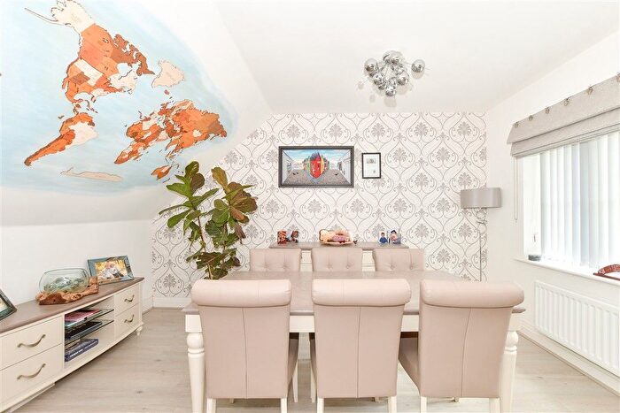 3 Bedroom Town House For Sale In Clockfield, Turners Hill, West Sussex, RH10