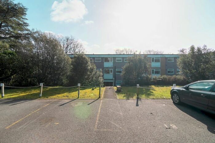 2 Bedroom Flat To Rent In Bournemouth Road, Parkstone, Poole, BH14