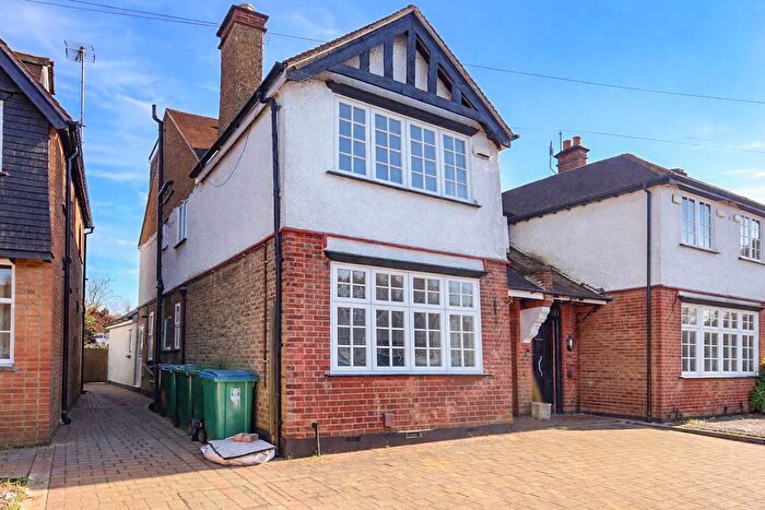 4 Bedroom Semi-Detached House To Rent In Oxhey Avenue, Oxhey, Watford, WD19