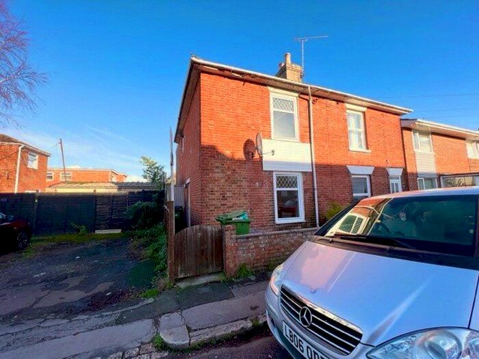 3 Bedroom Semi-Detached House To Rent In Trafalgar Road, Southampton, Hampshire, SO15