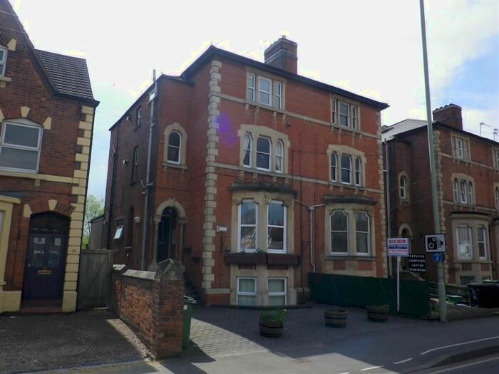 2 Bedroom Flat To Rent In Barnwood Road, Longlevens, Gloucester, GL2
