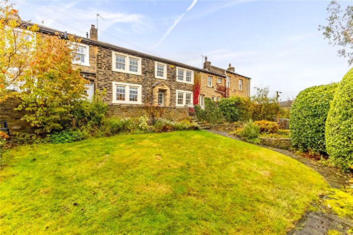 3 Bedroom Terraced House For Sale In Sharp Lane, Almondbury, Huddersfield, HD4