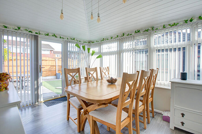 3 Bedroom Semi-Detached House For Sale In Wells Avenue, Chadderton, Oldham, OL9