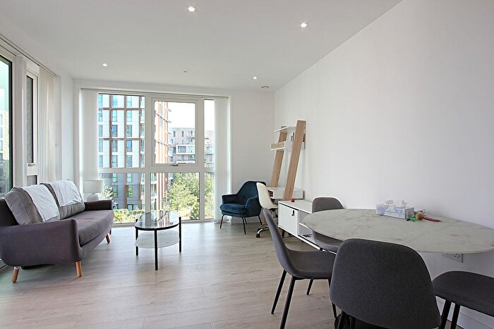 2 Bedroom Flat To Rent In Coster Avenue, London, N4