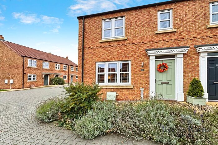 3 Bedroom Semi-Detached House For Sale In The Hedgerows, Eggborough, Goole, North Yorkshire, DN14