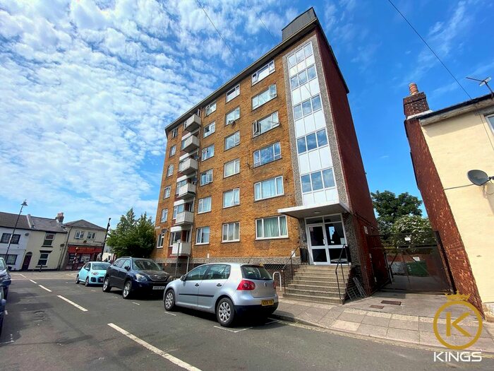 2 Bedroom Flat To Rent In Bramble Road, Southsea, PO4