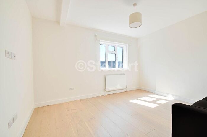 2 Bedroom Apartment To Rent In Eversholt Street, London, NW1