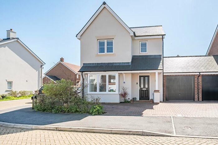3 Bedroom Detached House For Sale In Maslin Elms, Haddenham, Buckinghamshire, HP17